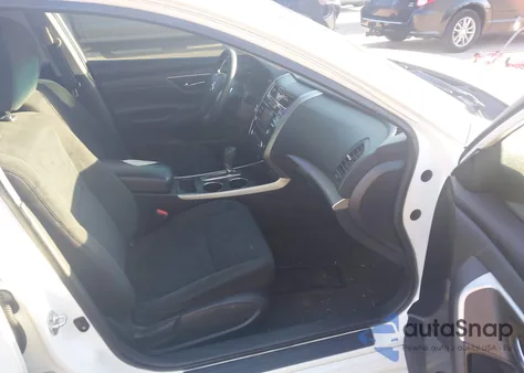 2015 Nissan Altima 2.5/2.5 S/2.5 Sl/2.5 Sv из США, поврежденный, VIN 1N4AL3AP8FN864403